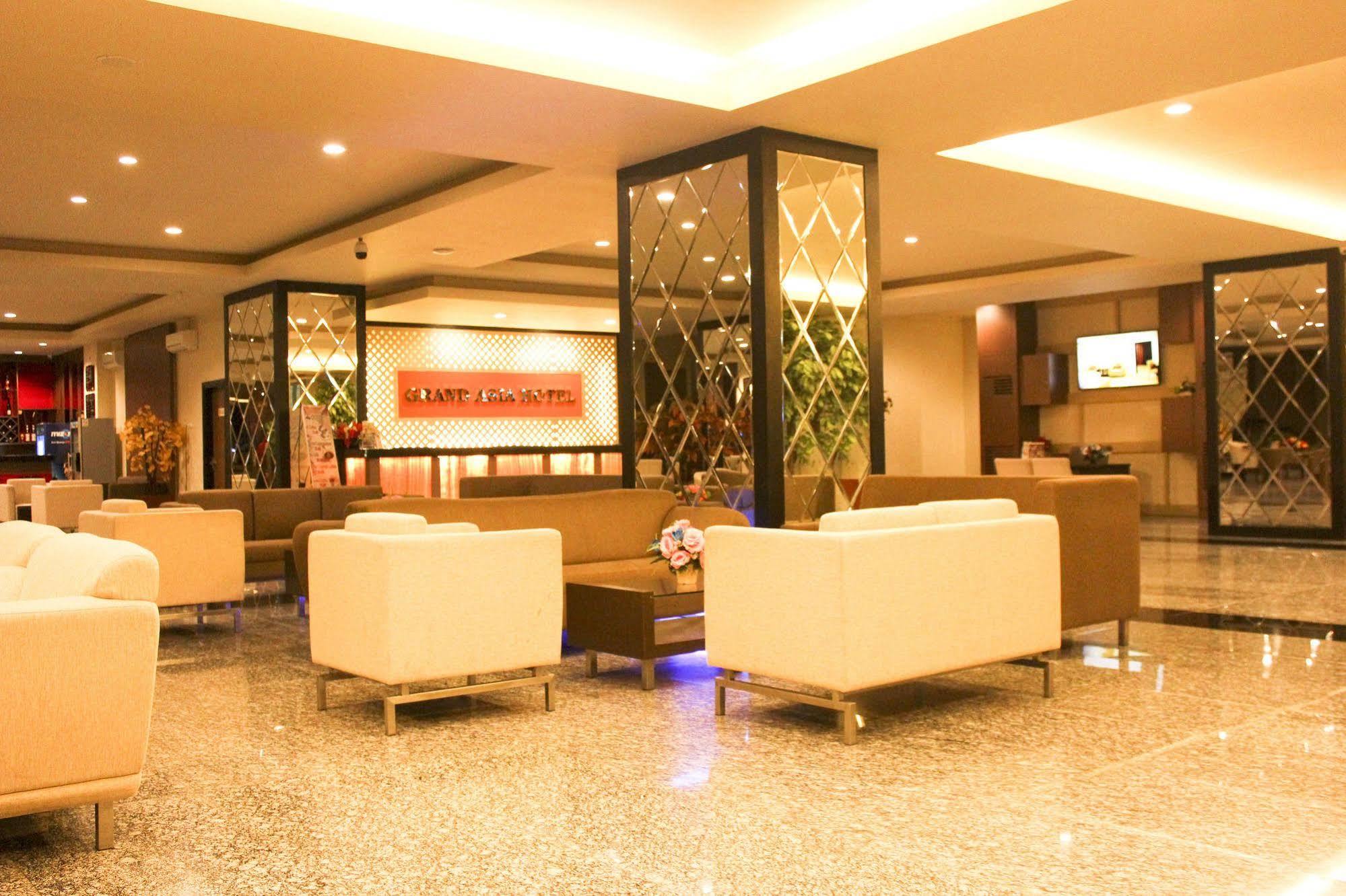 Grand Asia Hotel Makassar Exterior photo